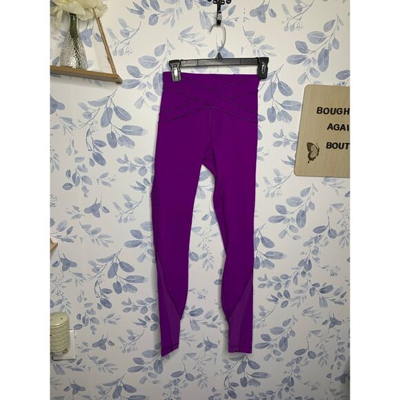 Lululemon Purple Mesh Cut Out Legging Size 4 - Picture 4 of 8